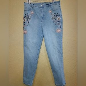 Gloria Vanderbilt Amanda Embroidered Jeans Size 16